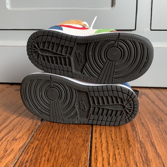 Multi colored Jordan 1 good condition size 8c - Picture 4 of 4